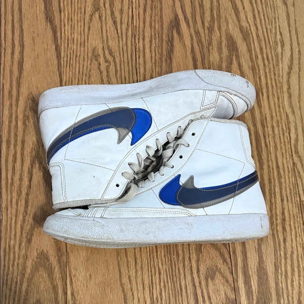 Nike Women’s Blazers White and Blue High-Tops